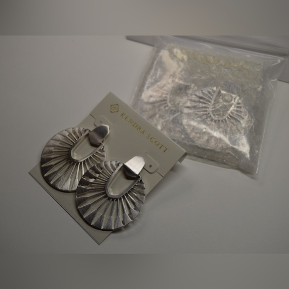 Kendra Scott ‘Didi Sunburst Earrings, Bright Silver-Tone’ - Picture 7 of 11